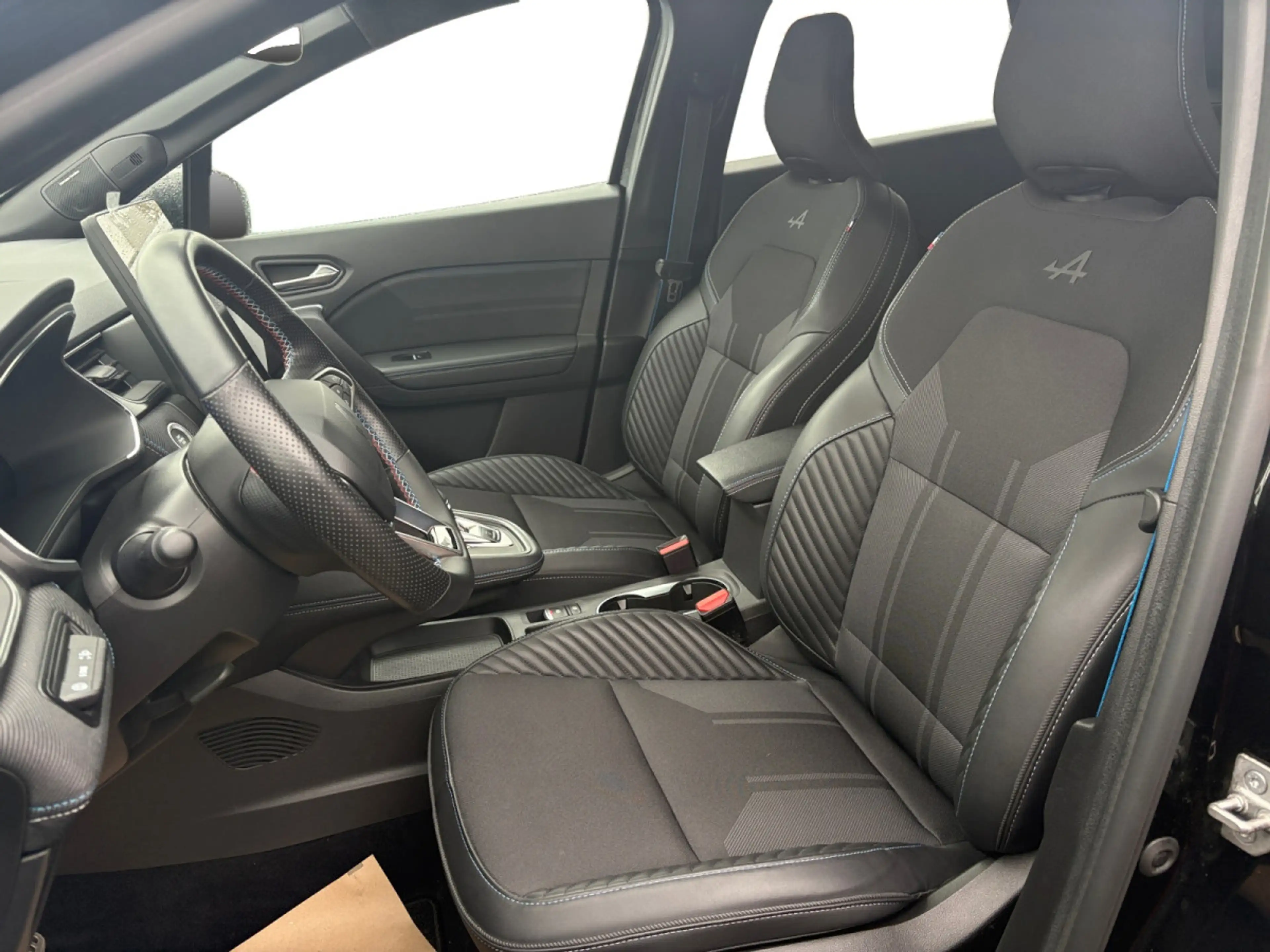 Renault Symbioz 1.6 Esprit Alpine E-TECH Full Hybrid — photo 6