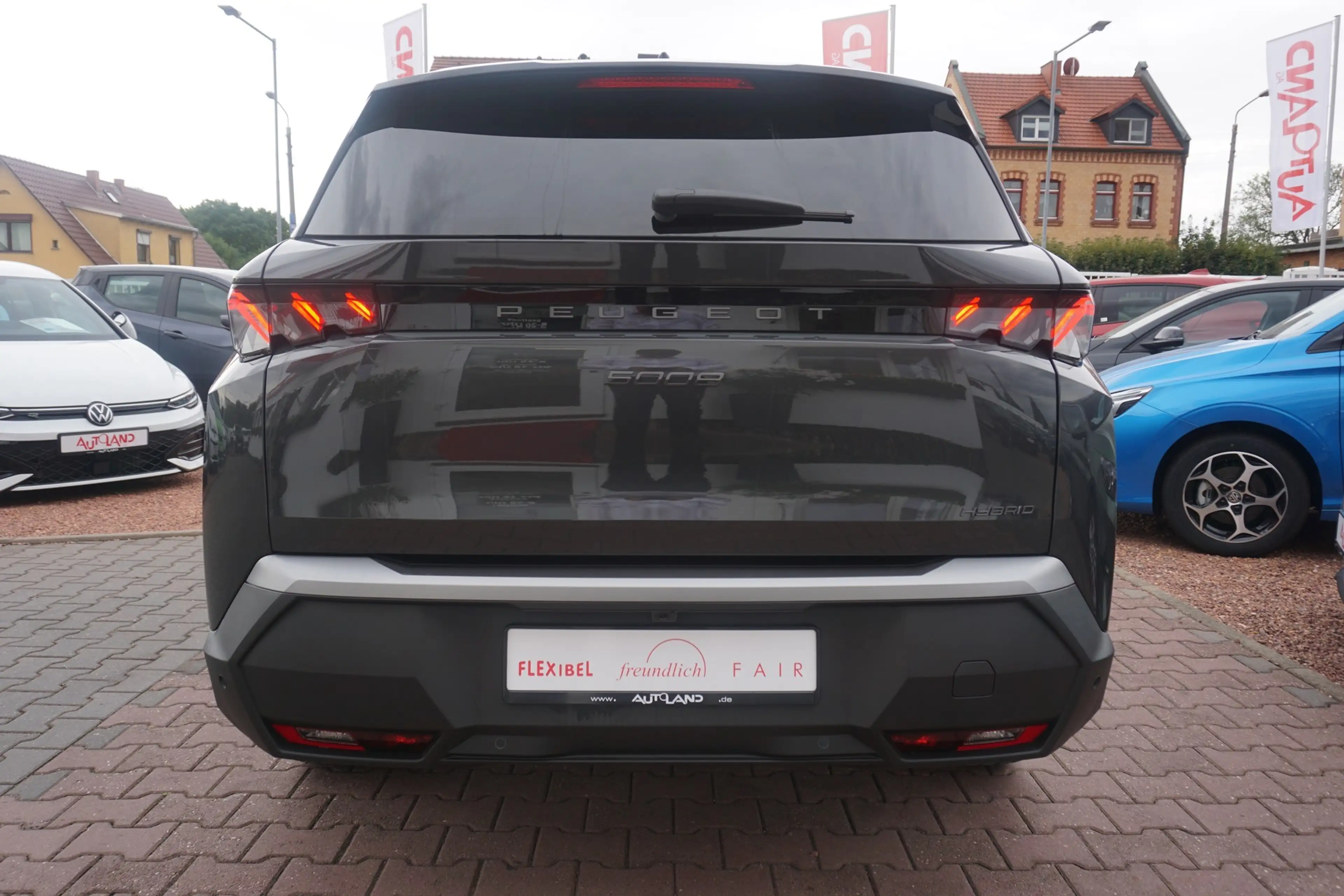 Peugeot 5008 GT 1.2 Hybrid Aut. LED ACC Navi 360° — photo 3