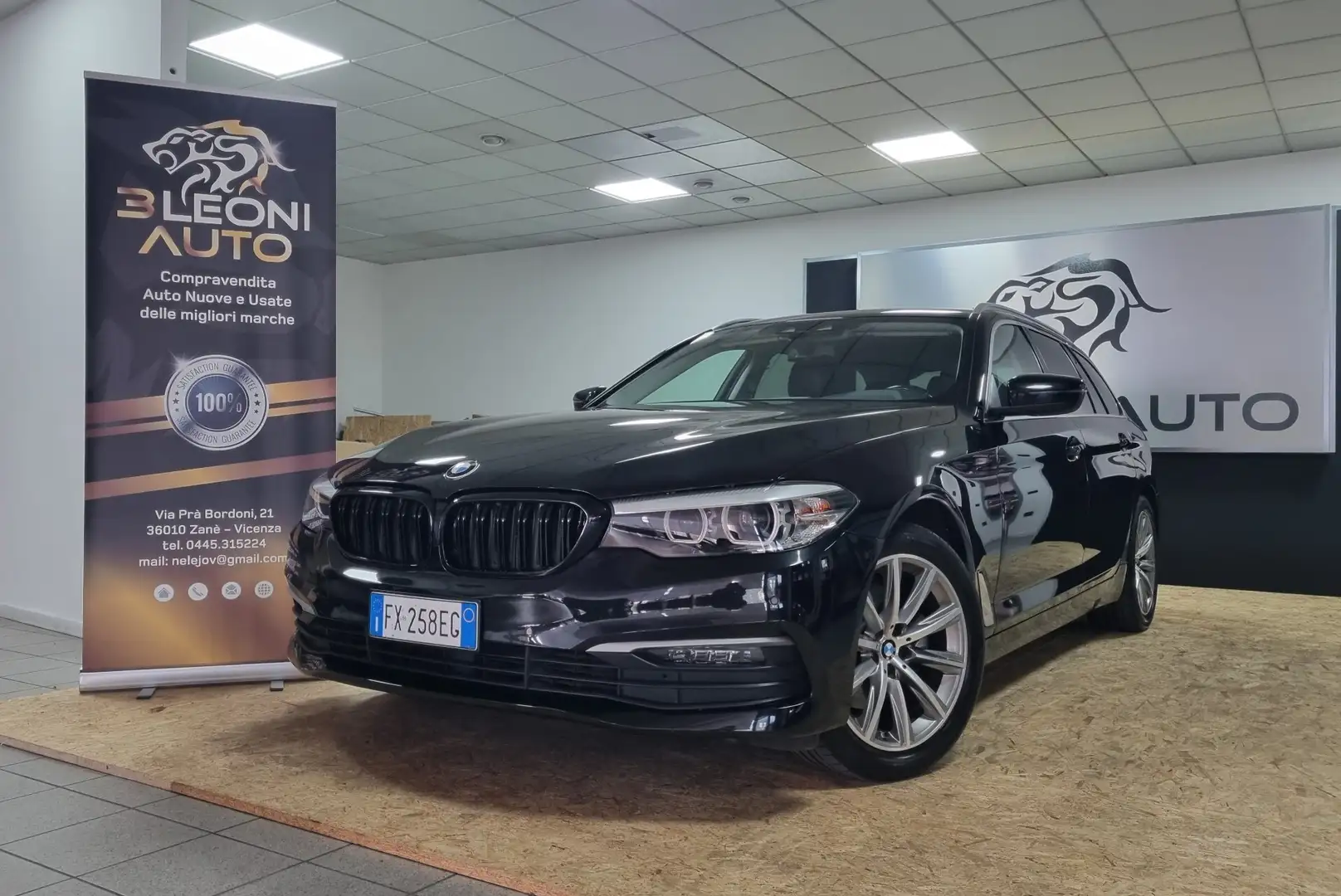 BMW 520 520d aut. Touring Sport Negro - 1