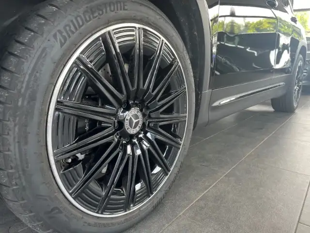 Mercedes-Benz GLB view 8