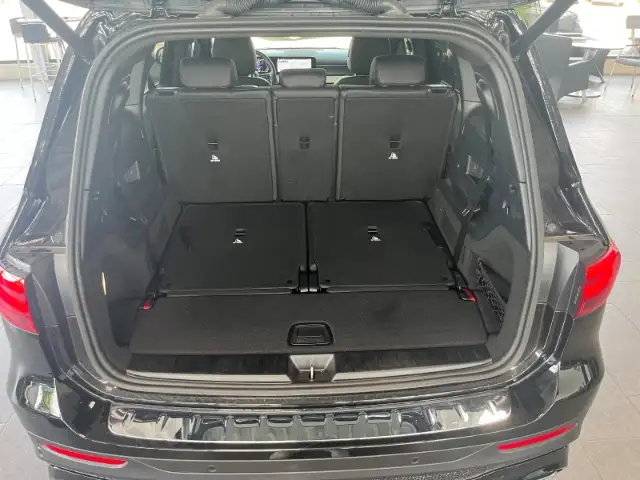 Mercedes-Benz GLB view 10