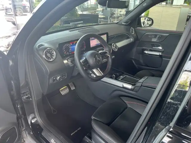 Mercedes-Benz GLB view 14