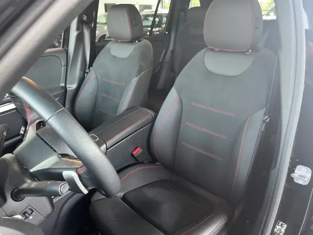 Mercedes-Benz GLB view 15
