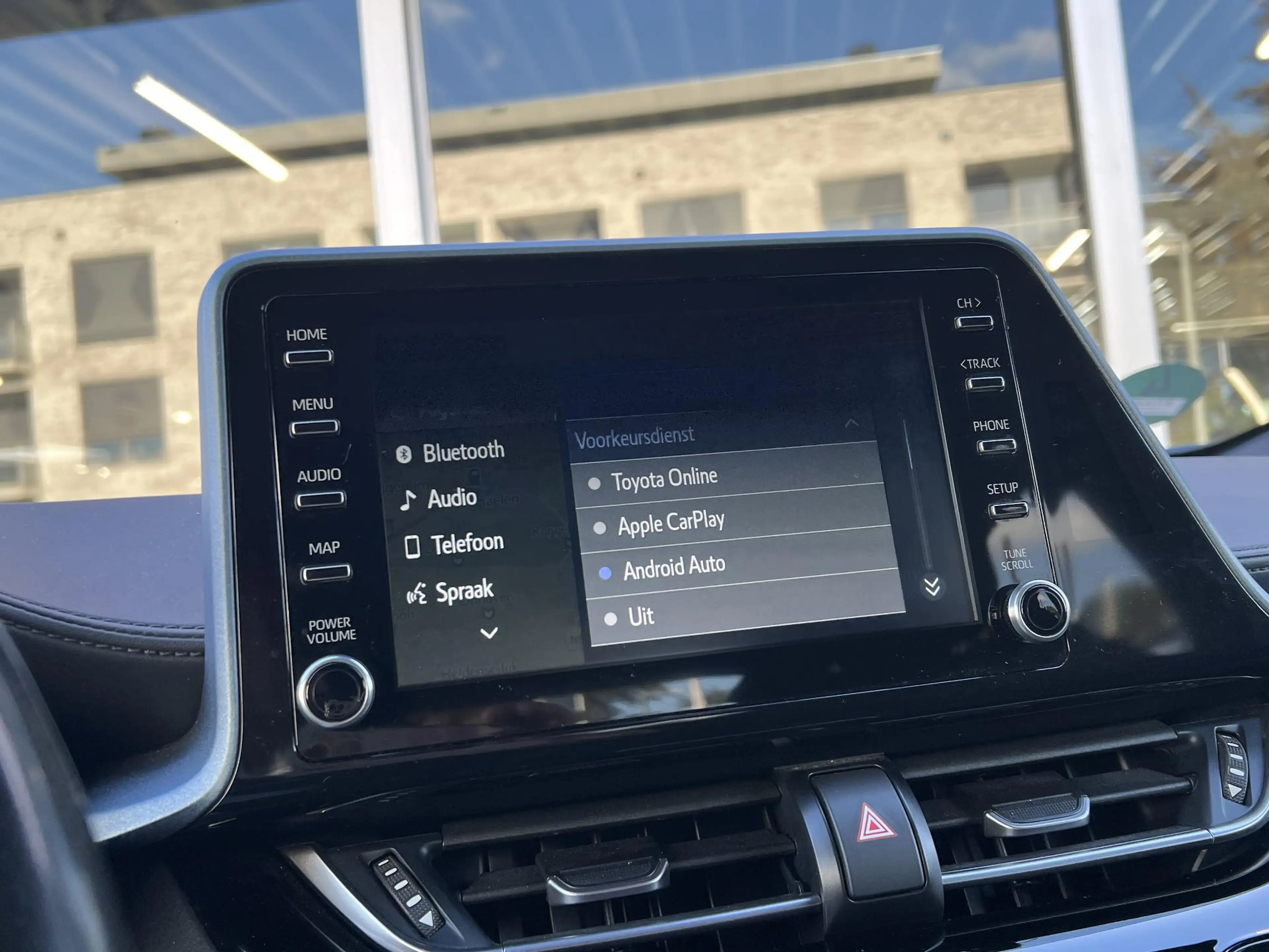 Toyota C-HR 2.0 Hybrid Style | Trekhaak, Dodehoekherkenning, S — photo 28