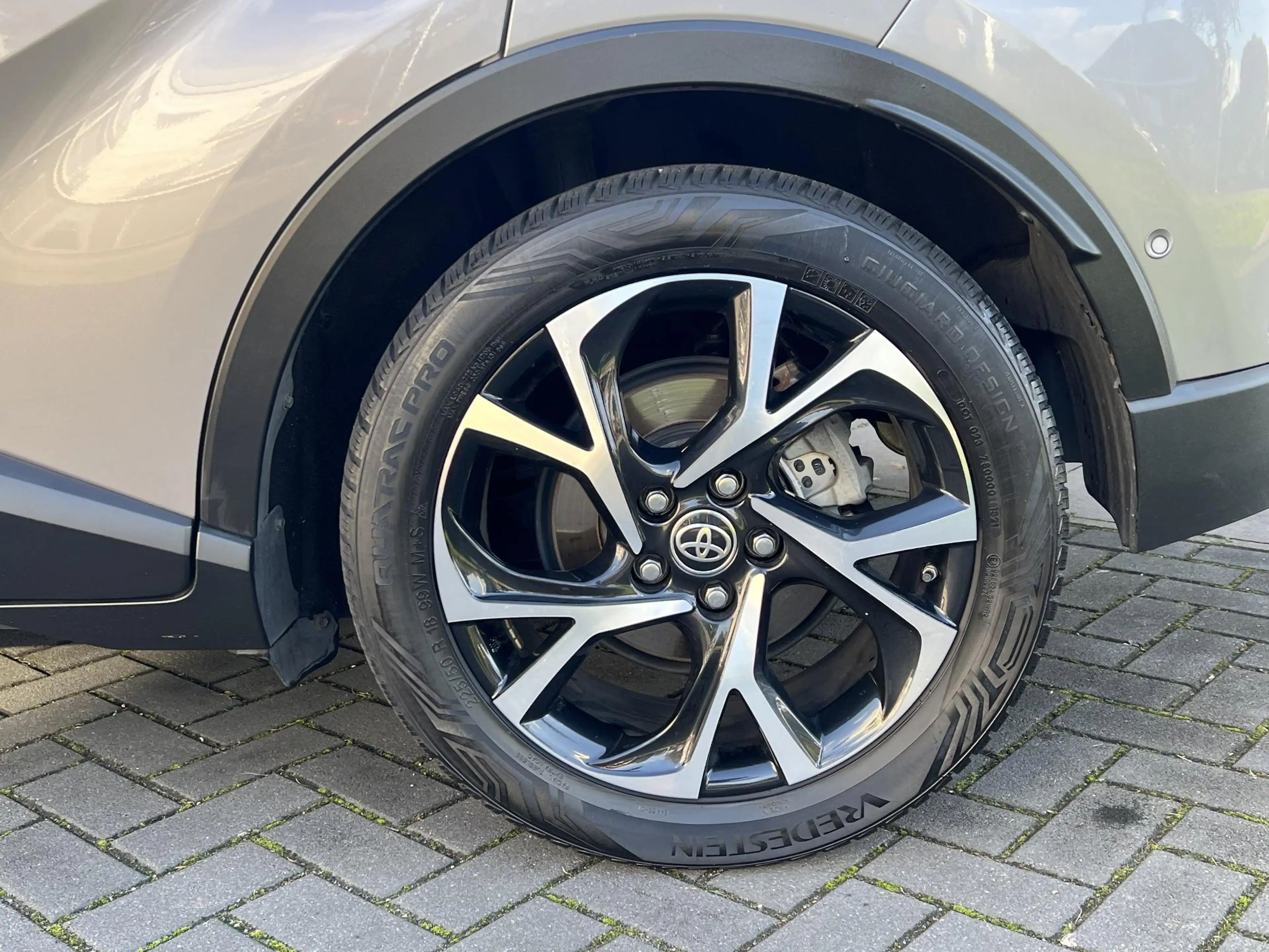 Toyota C-HR 2.0 Hybrid Style | Trekhaak, Dodehoekherkenning, S — photo 6