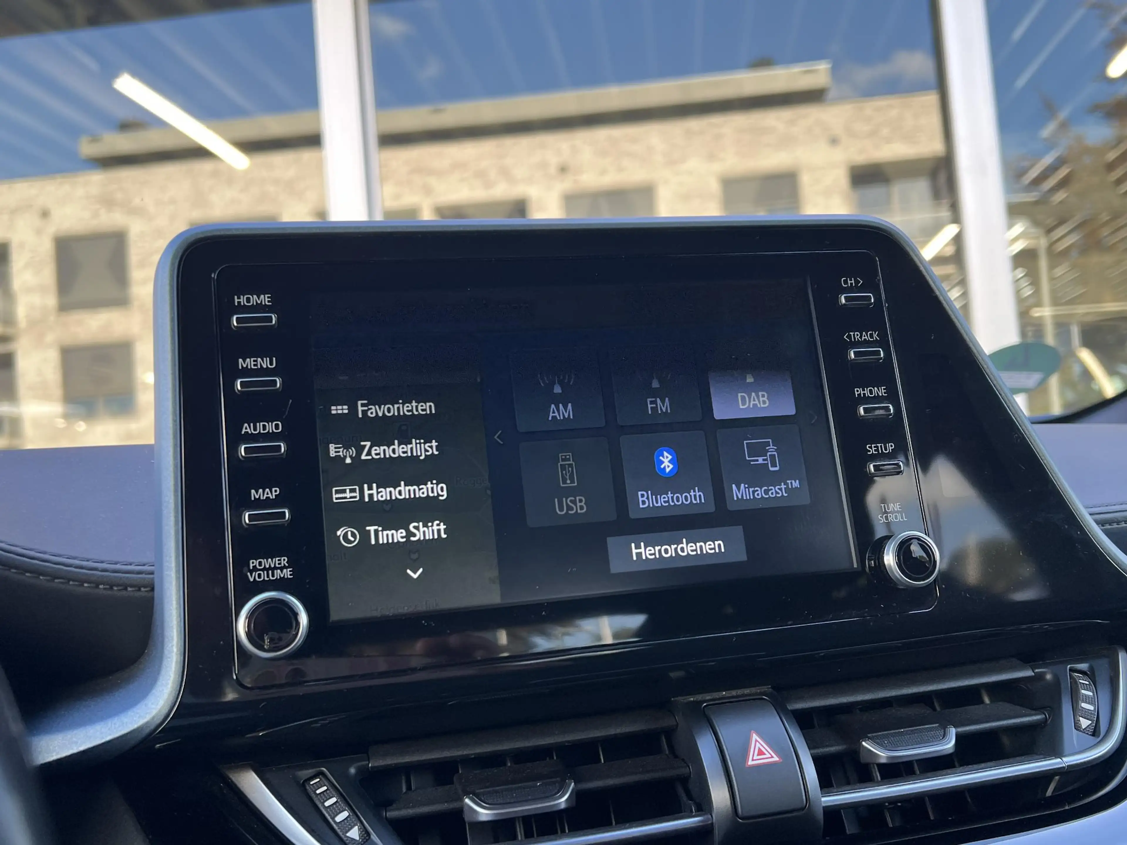Toyota C-HR 2.0 Hybrid Style | Trekhaak, Dodehoekherkenning, S — photo 26