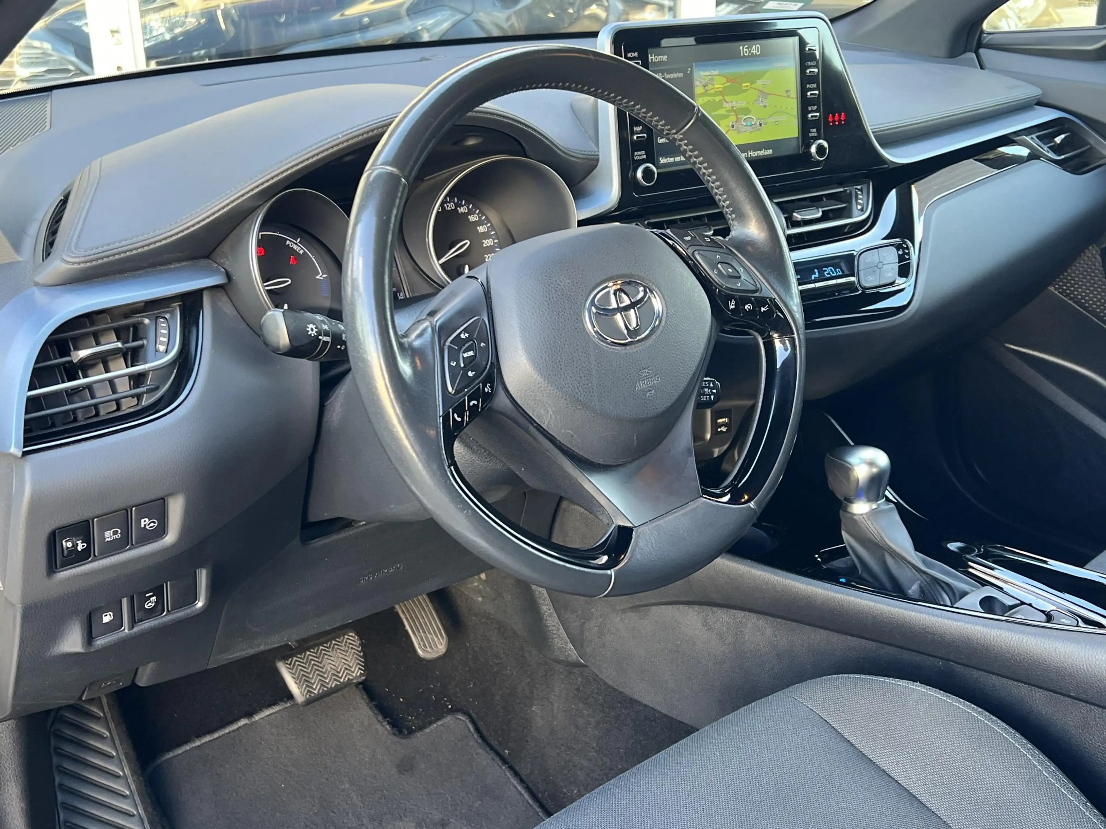 Toyota C-HR 2.0 Hybrid Style | Trekhaak, Dodehoekherkenning, S — photo 24