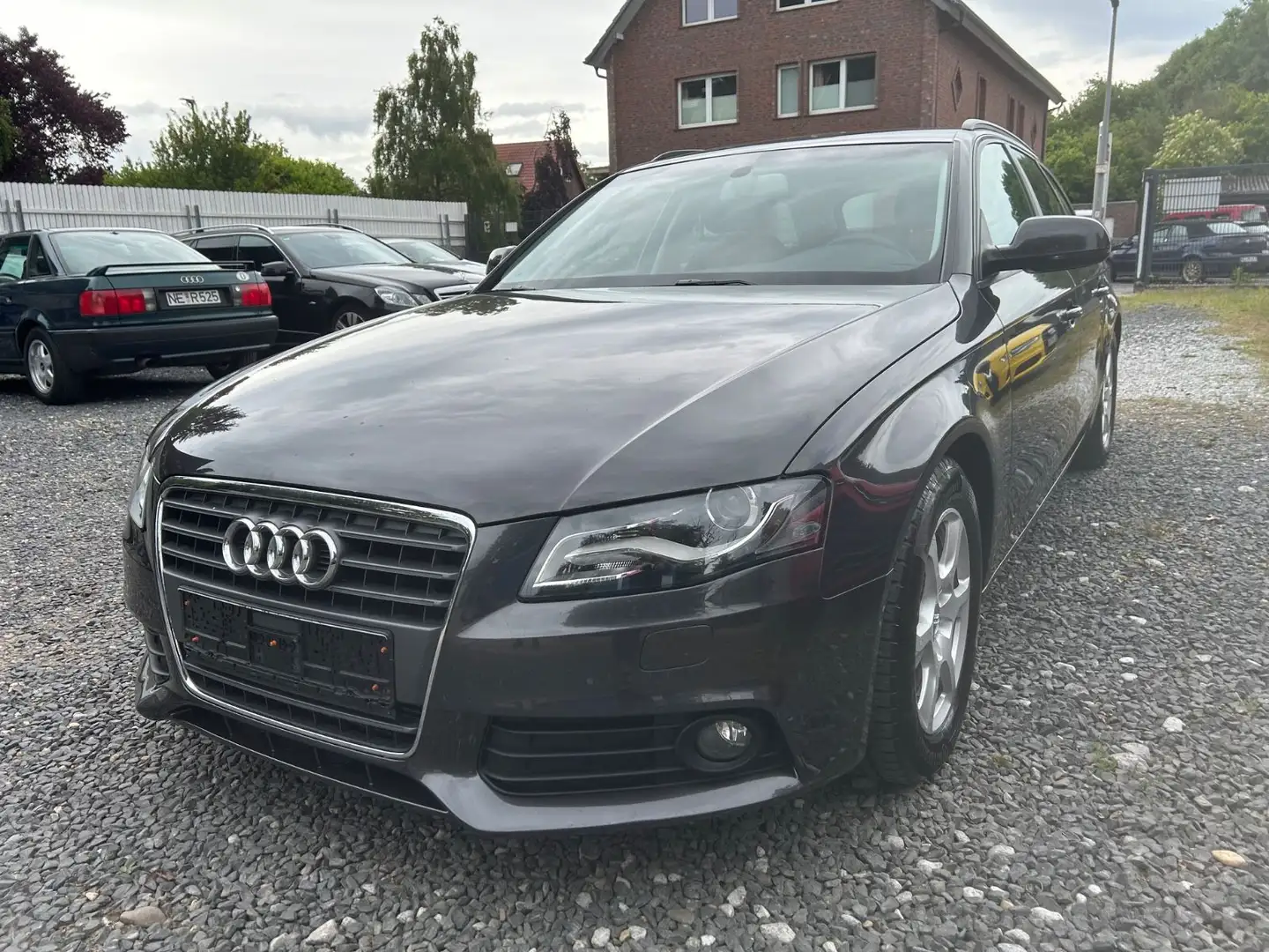 Audi A4 2.0 TDI Attraction*AHK*KLIMA*SHZ*PDC*TÜVNEU* Grau - 1