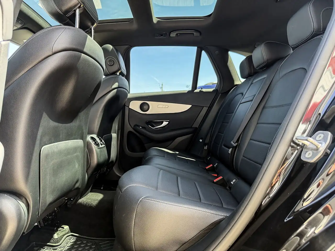 Mercedes-Benz GLC снимка Mercedes-Benz GLC