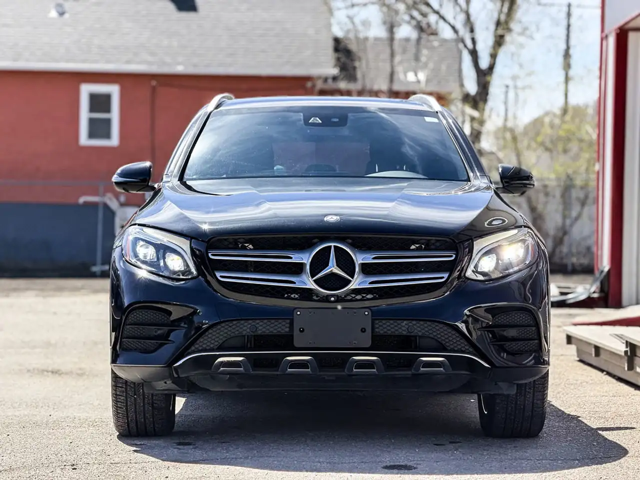 Mercedes-Benz GLC снимка Mercedes-Benz GLC