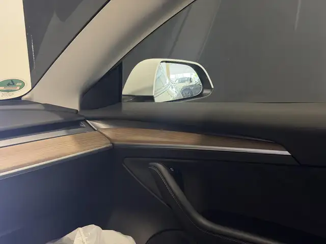 Tesla Model 3 view 15