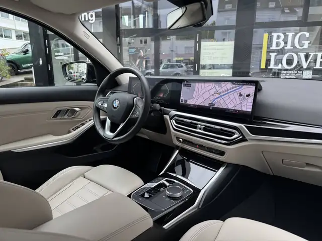 BMW 3 Series view 6