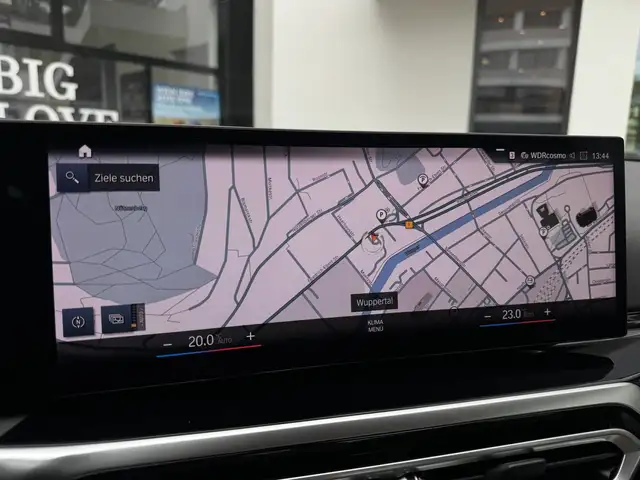 BMW 3 Series view 9