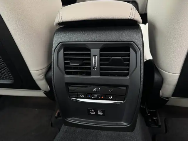 BMW 3 Series view 5