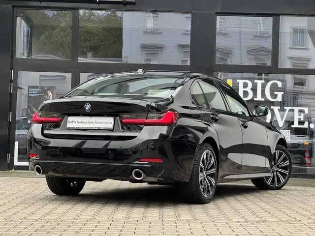 BMW 3 Series view 2