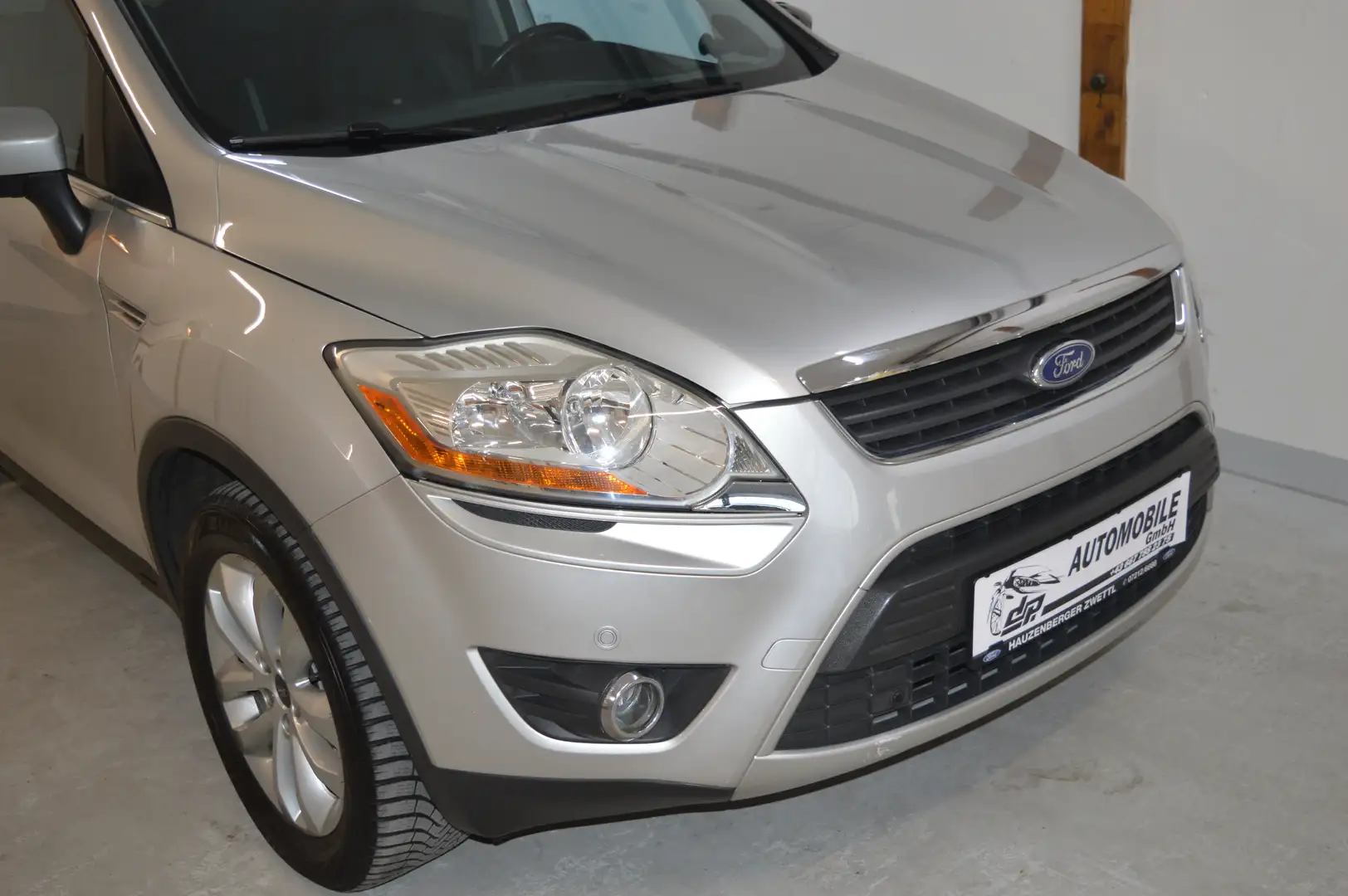 Ford Kuga 2,0 TDCI **Automatik**Titanium**4x4**Pickerl** Grau - 2