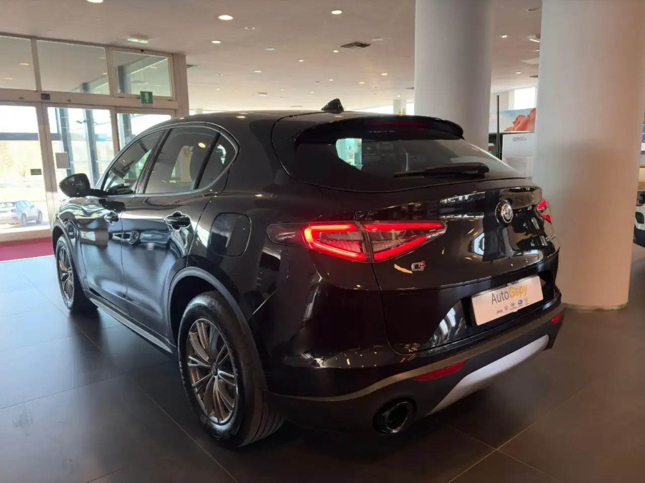 Alfa Romeo Stelvio 2024 — фото 14