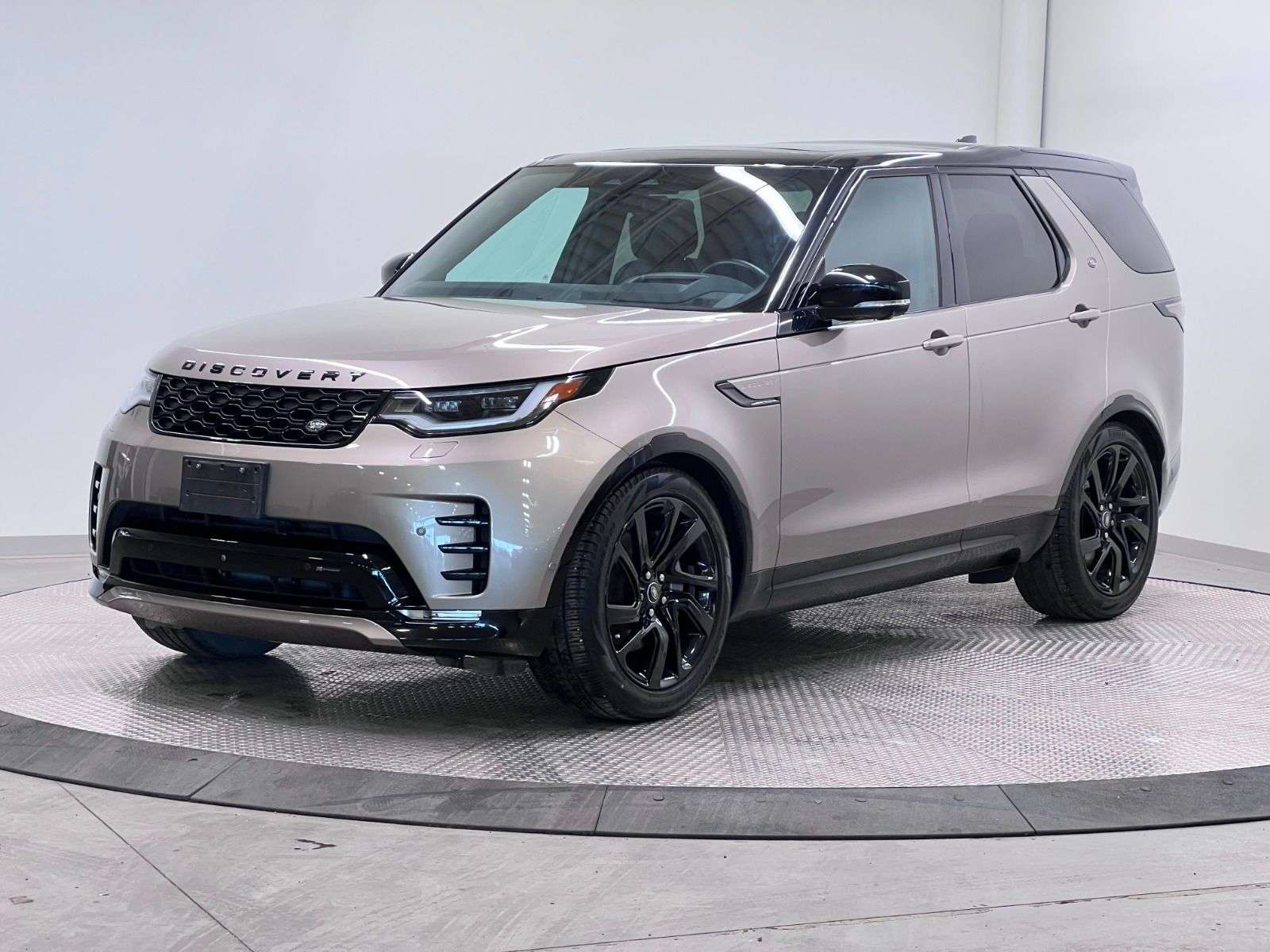 2023 Land Rover Discovery R-DYNAMIC S | P300