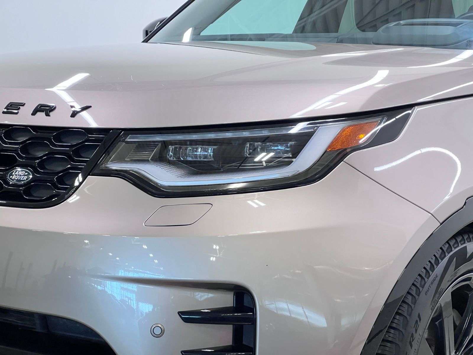 2023 Land Rover Discovery R-DYNAMIC S | P300 thumb 14