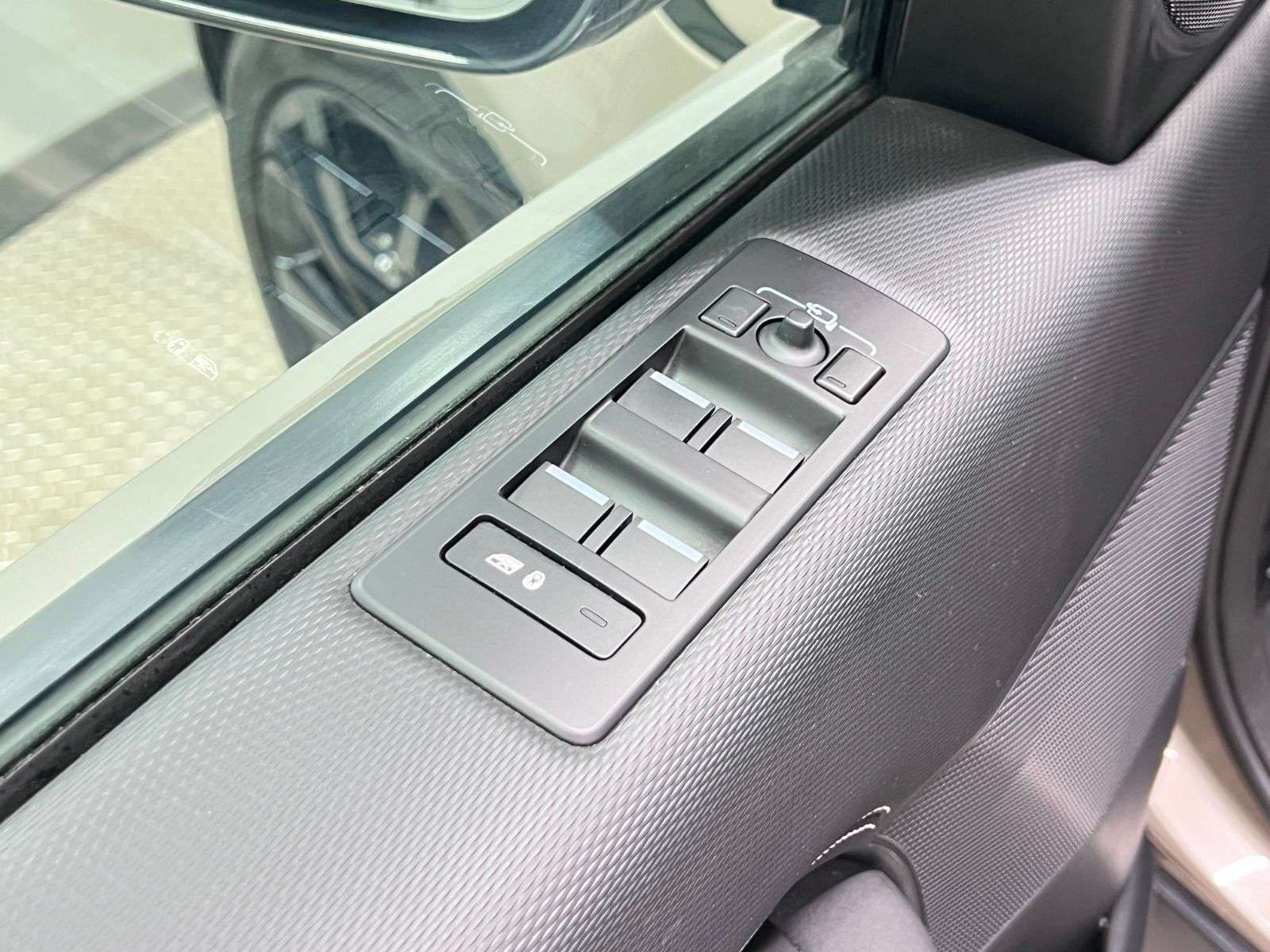 2023 Land Rover Discovery R-DYNAMIC S | P300 thumb 30