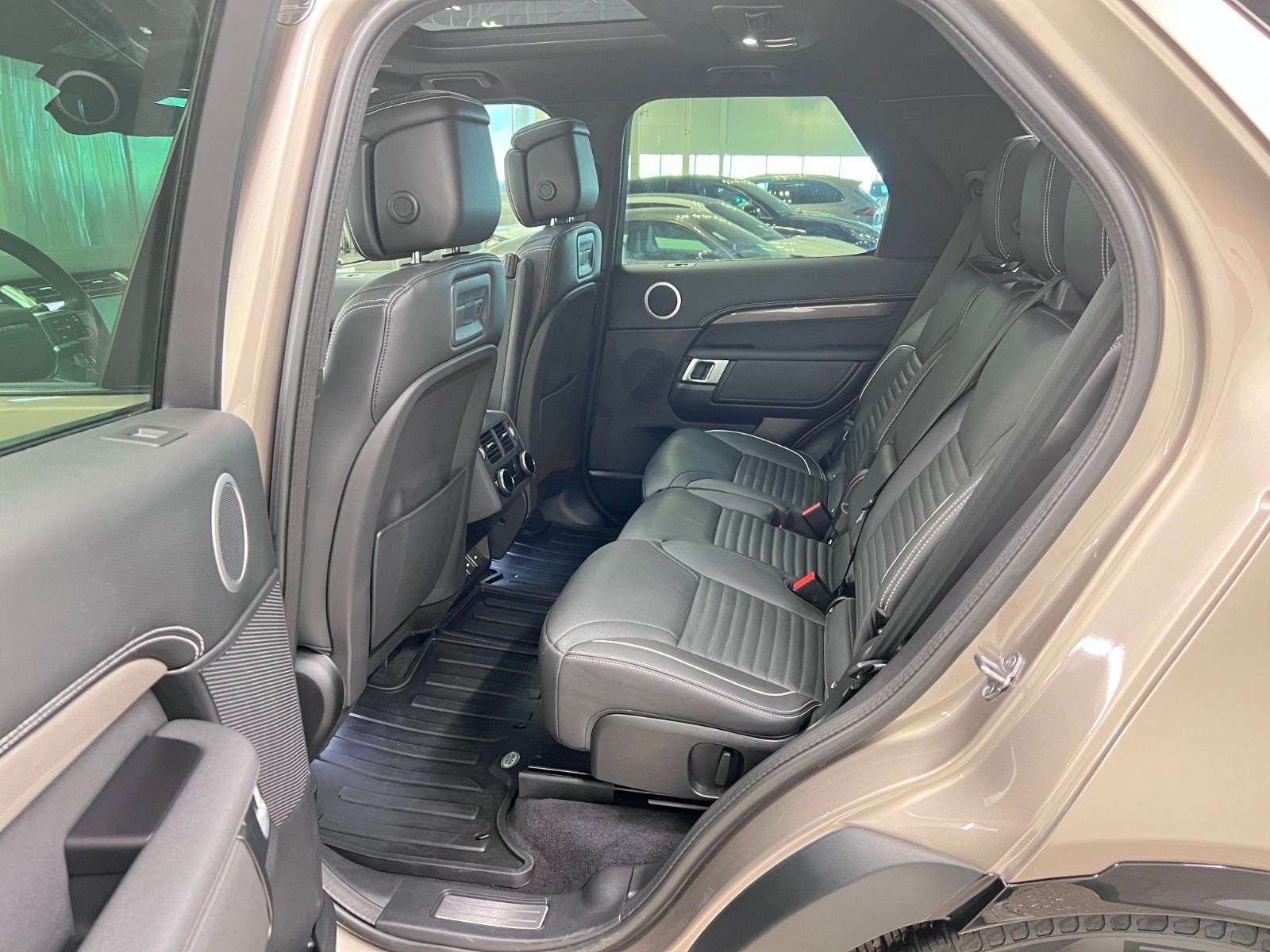 2023 Land Rover Discovery R-DYNAMIC S | P300 thumb 25