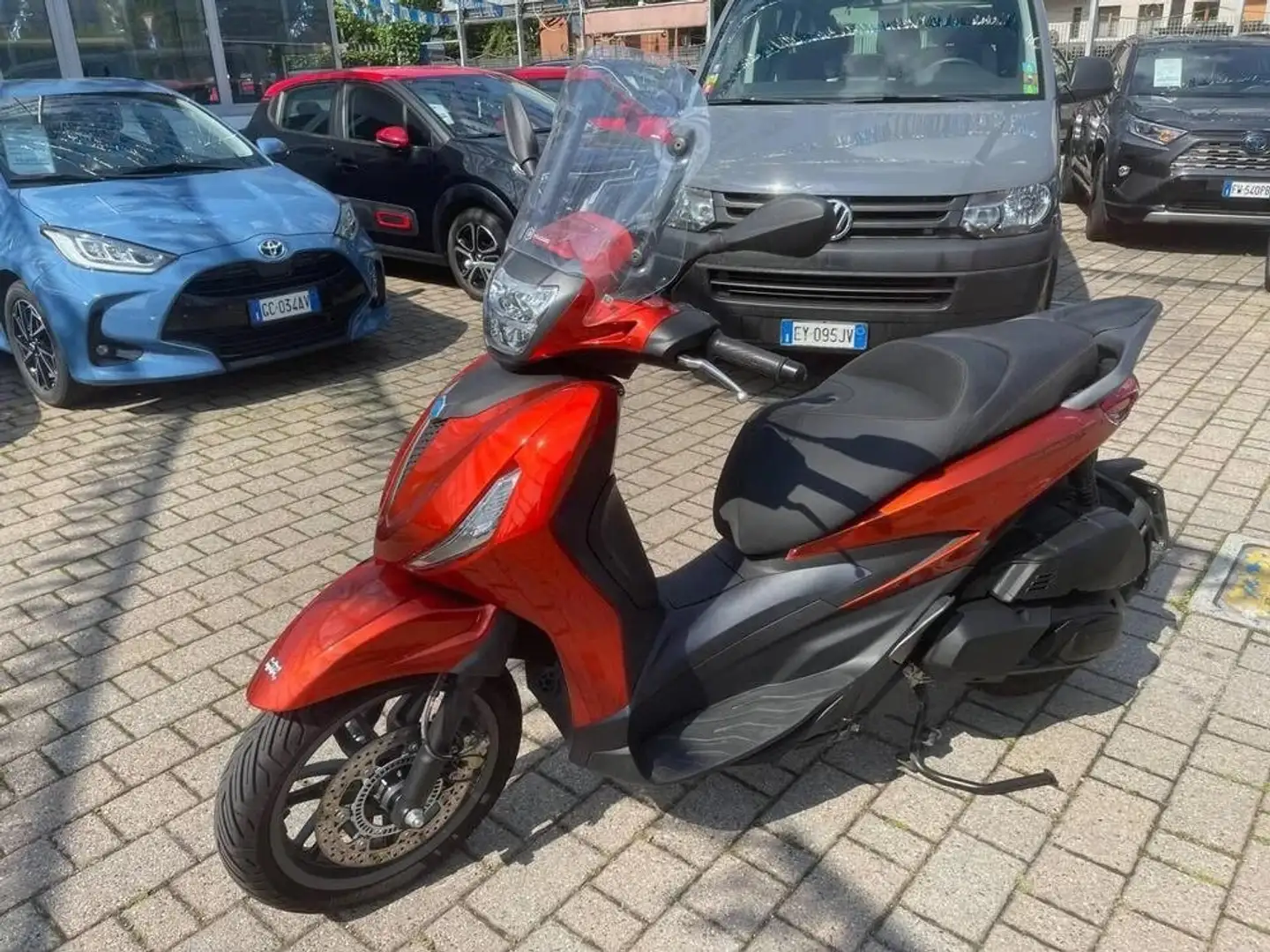 Piaggio Beverly 400 Oranžová - 2