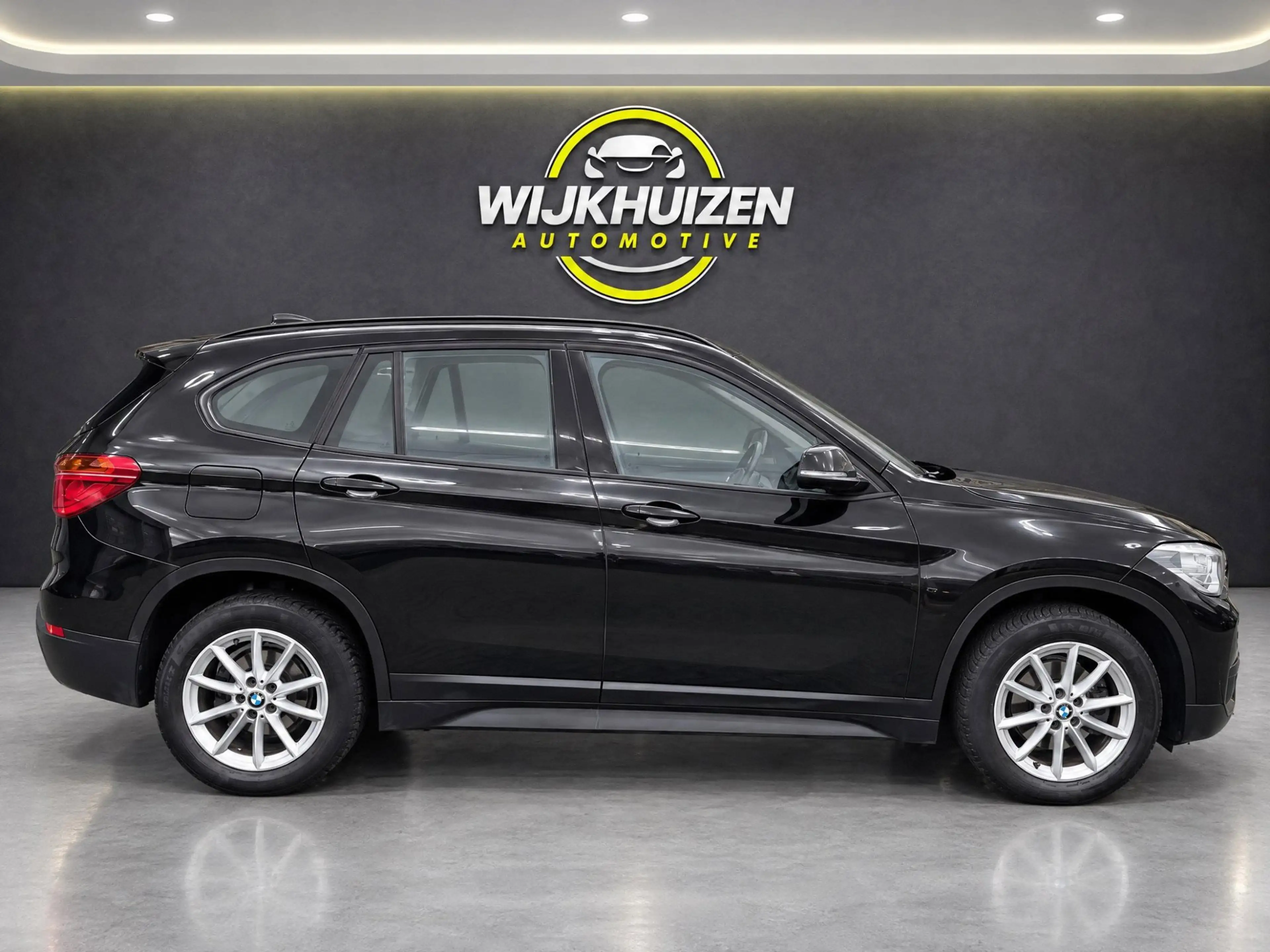 BMW X1 SDrive18i Executive Automaat met Led !!! Navigatie — photo 3