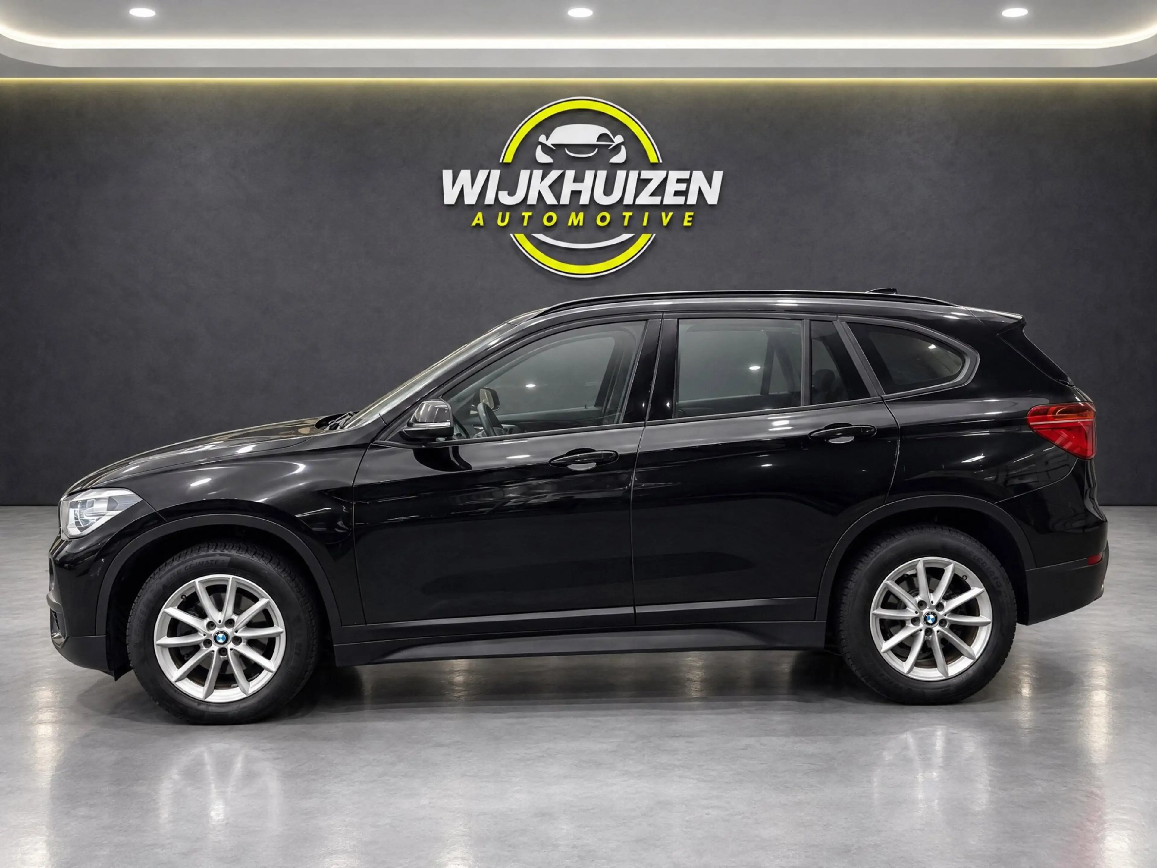 BMW X1 SDrive18i Executive Automaat met Led !!! Navigatie — photo 8