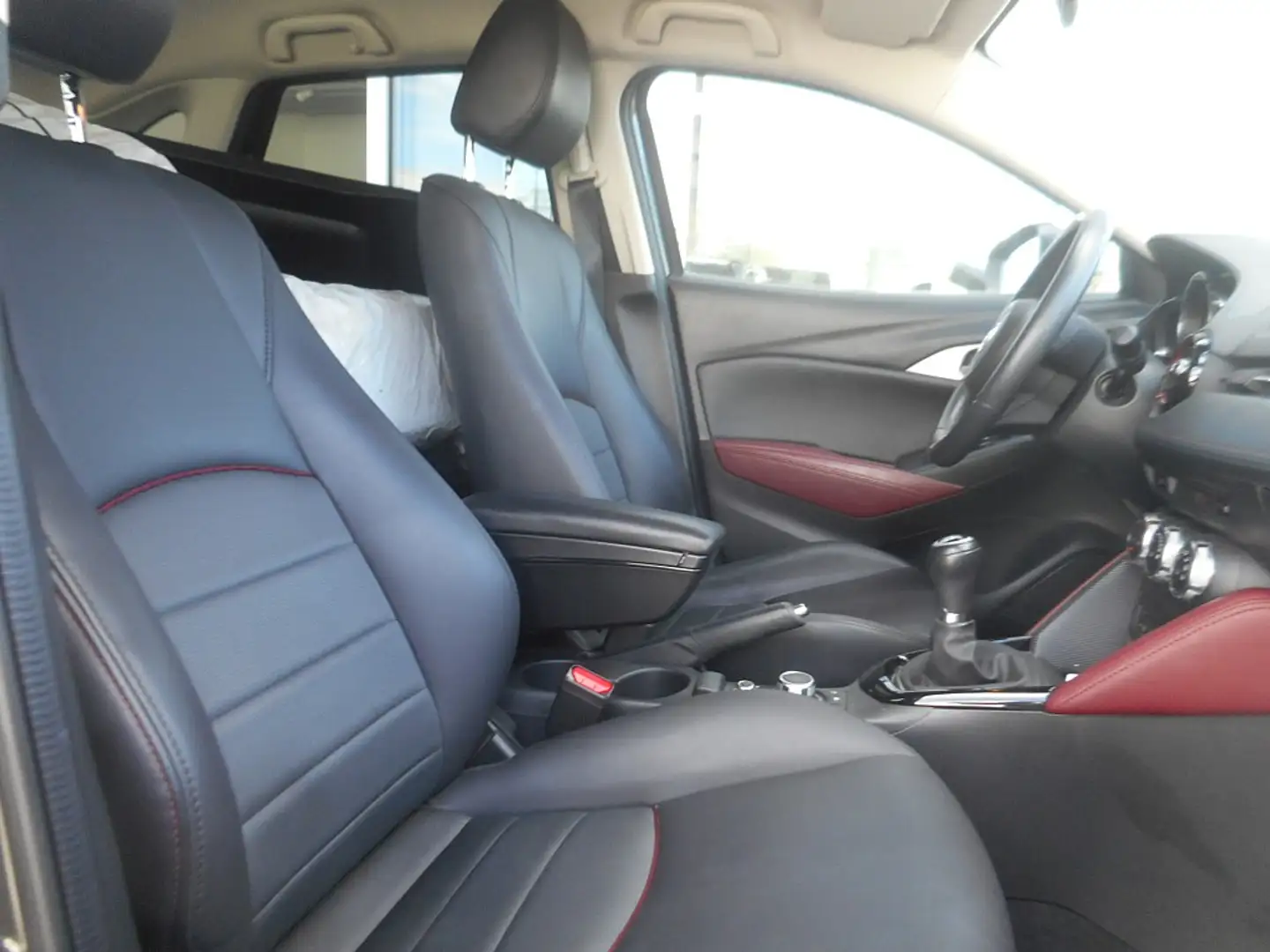 Mazda CX-3 G120 Revolution Grau - 2