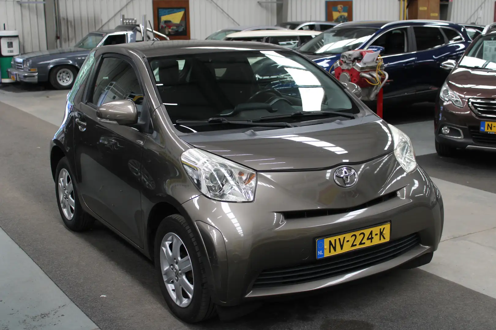 Toyota iQ 1.0 VVTi Aspiration Airco, Isofix, Stuurbekrachtig Marrone - 2