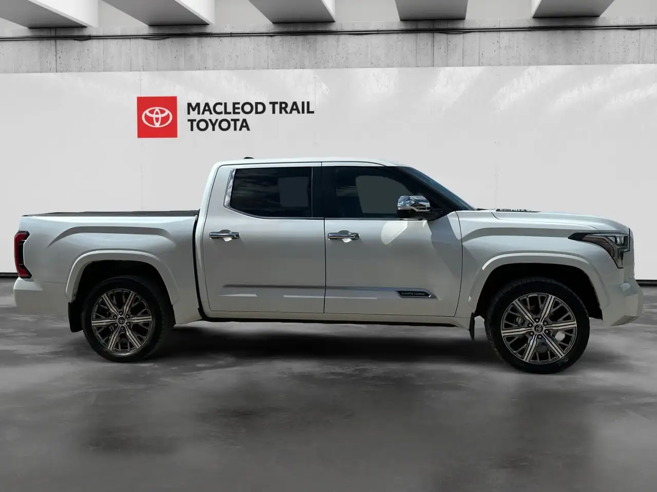 Toyota Tundra снимка Toyota Tundra