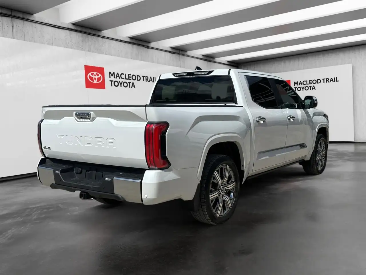 Toyota Tundra снимка Toyota Tundra
