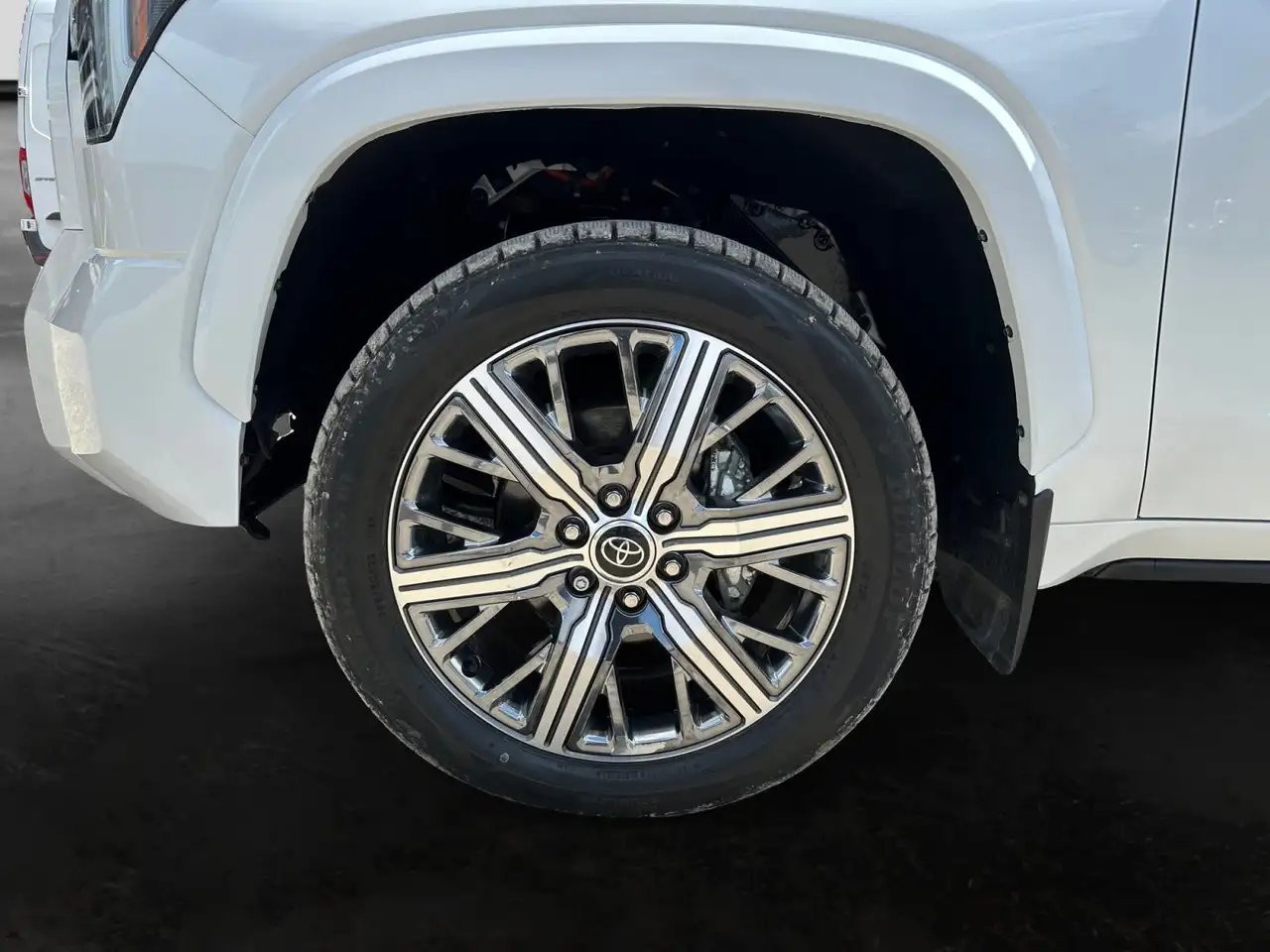 Toyota Tundra снимка Toyota Tundra