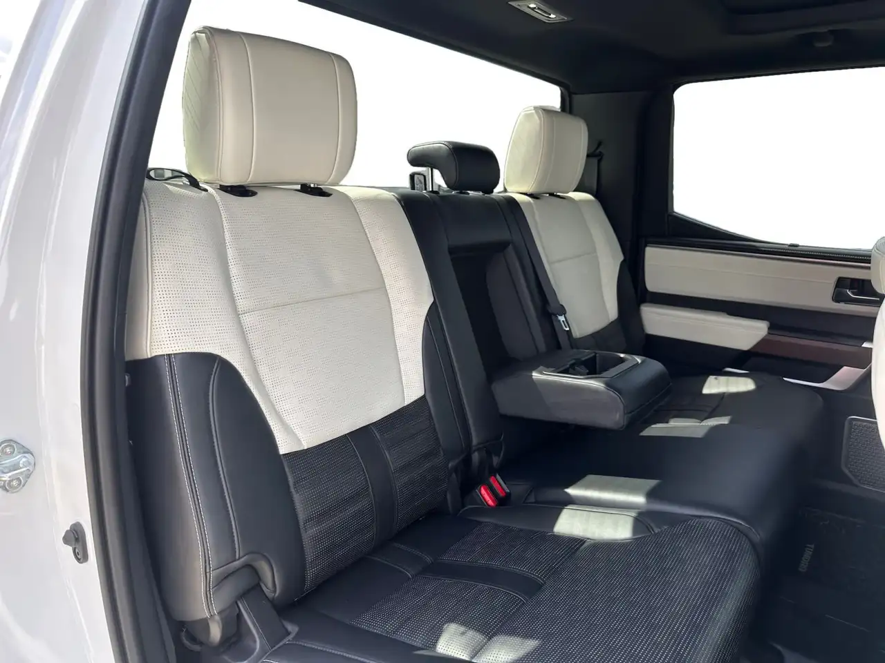Toyota Tundra снимка Toyota Tundra