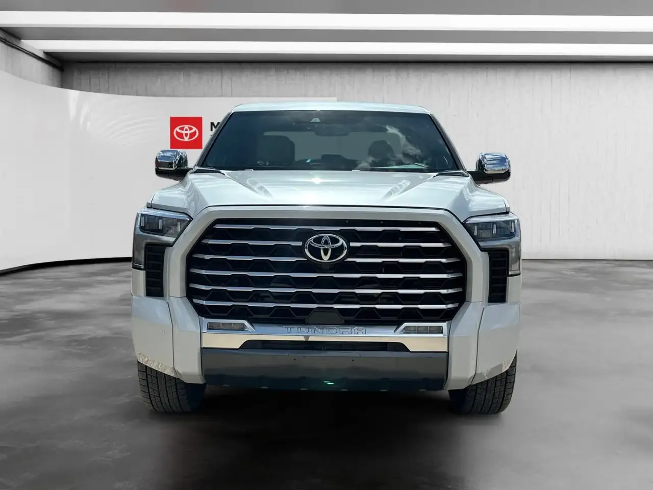 Toyota Tundra снимка Toyota Tundra