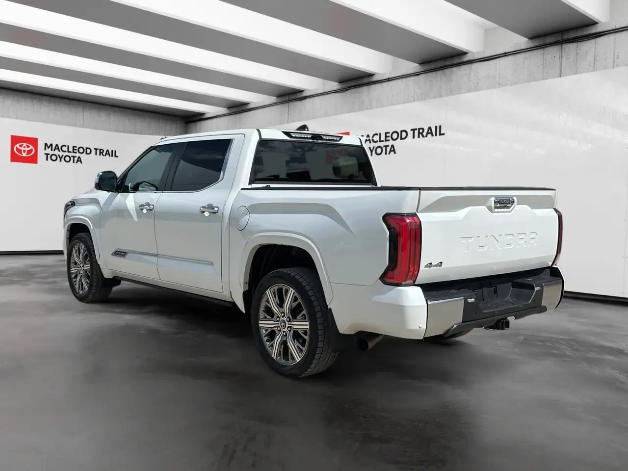 Toyota Tundra снимка Toyota Tundra