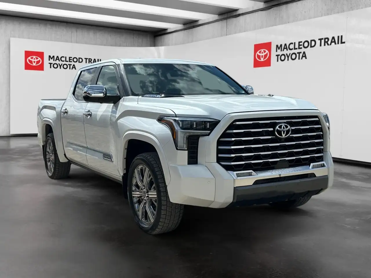 Toyota Tundra снимка Toyota Tundra