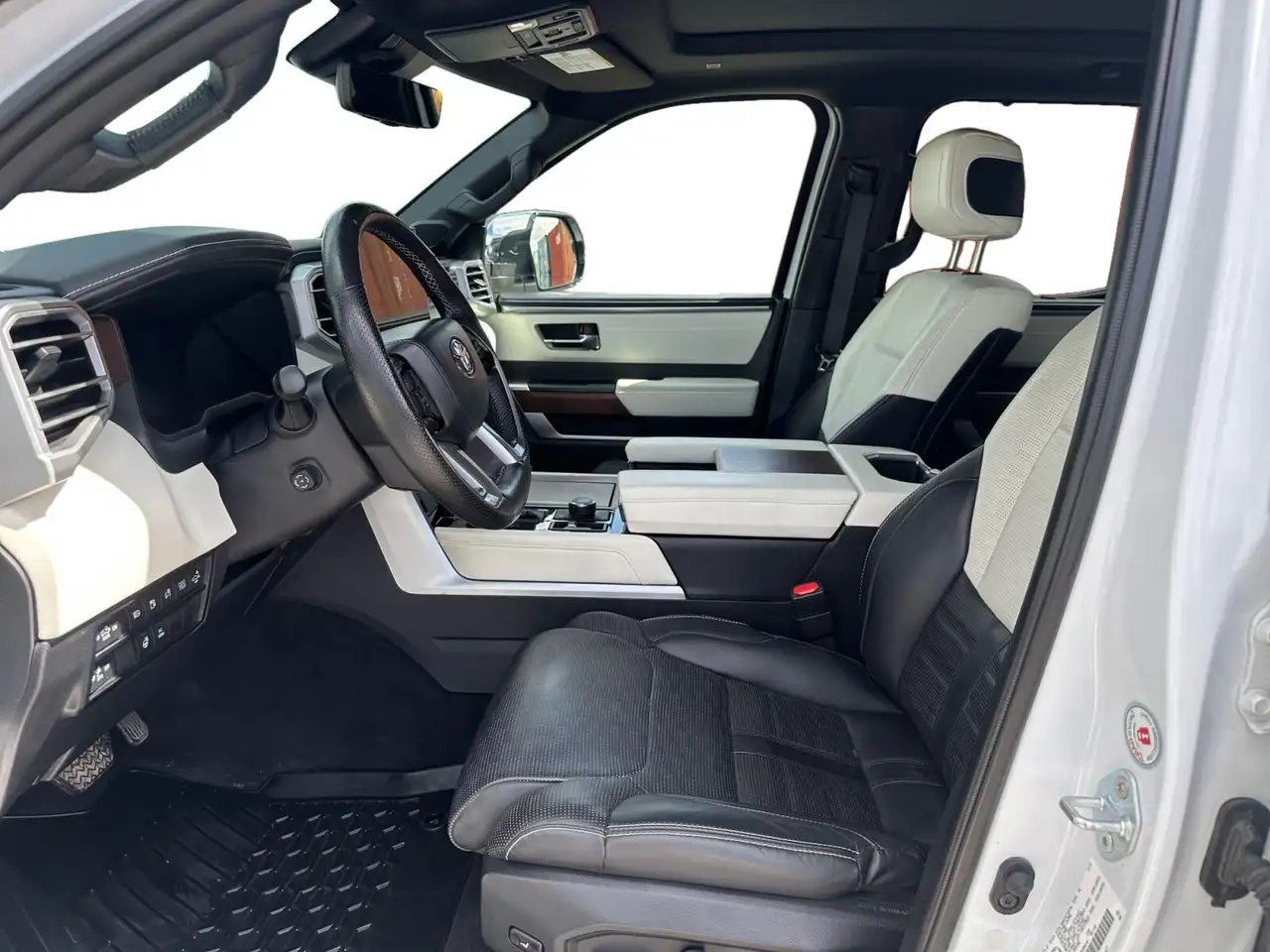 Toyota Tundra снимка Toyota Tundra