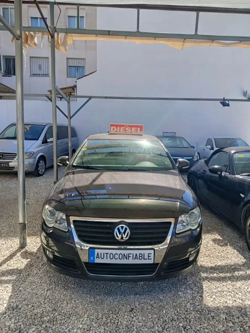 Volkswagen Passat 2.0TDI Sportline DSG Negro - 2