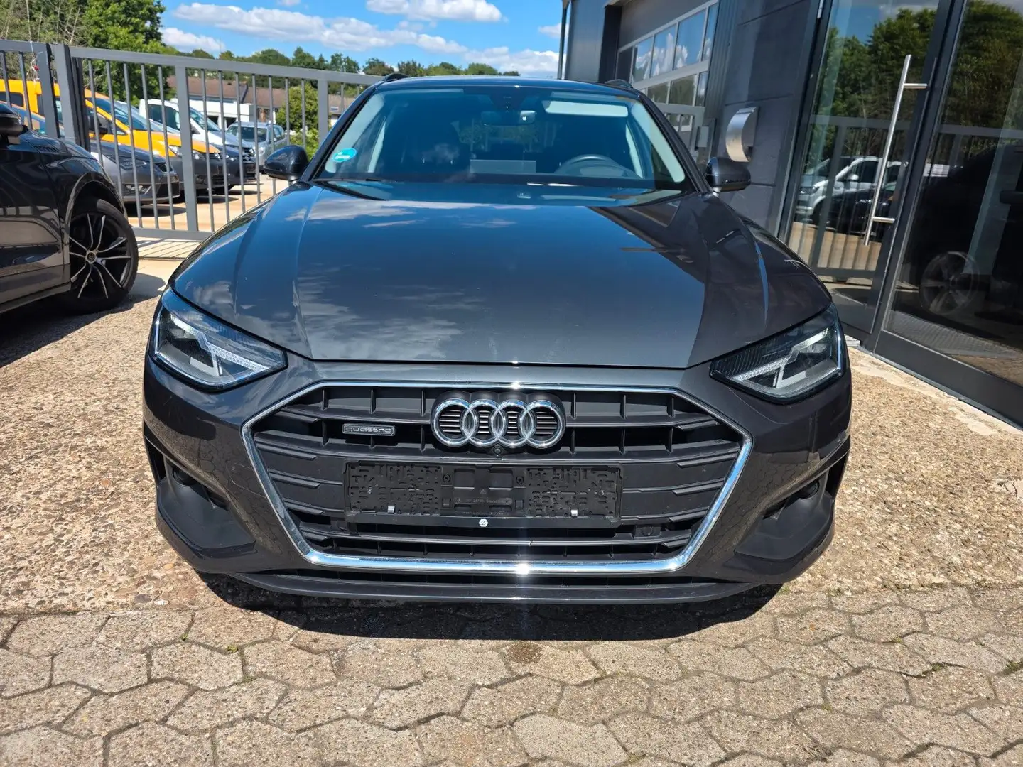 Audi A4 Avant 40 TDI quattro Mild Hybrid Head UP AHK Grau - 2