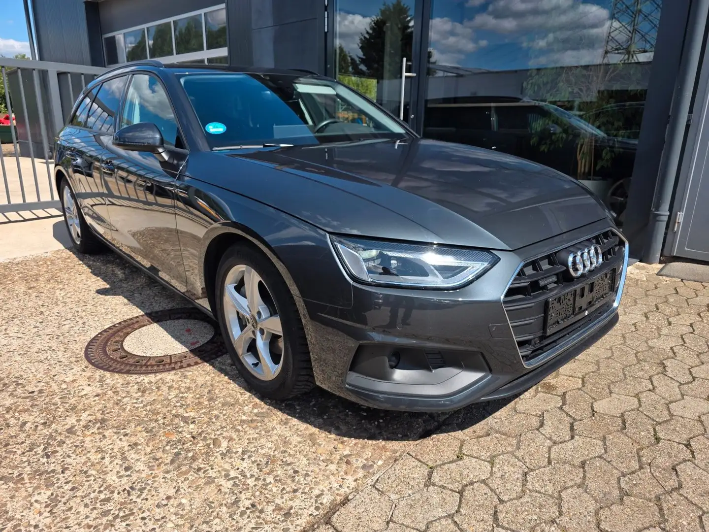 Audi A4 Avant 40 TDI quattro Mild Hybrid Head UP AHK Grau - 1