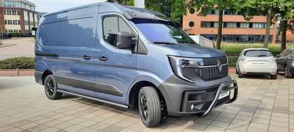 Renault Master T35 2.0 dCi 130 L2H2 Stam Limité 75 Bullbar | Side