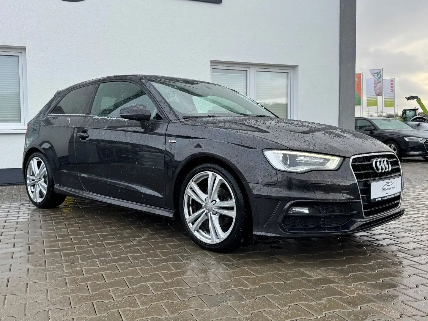 Audi A3 S line Sportpaket Braun - 2