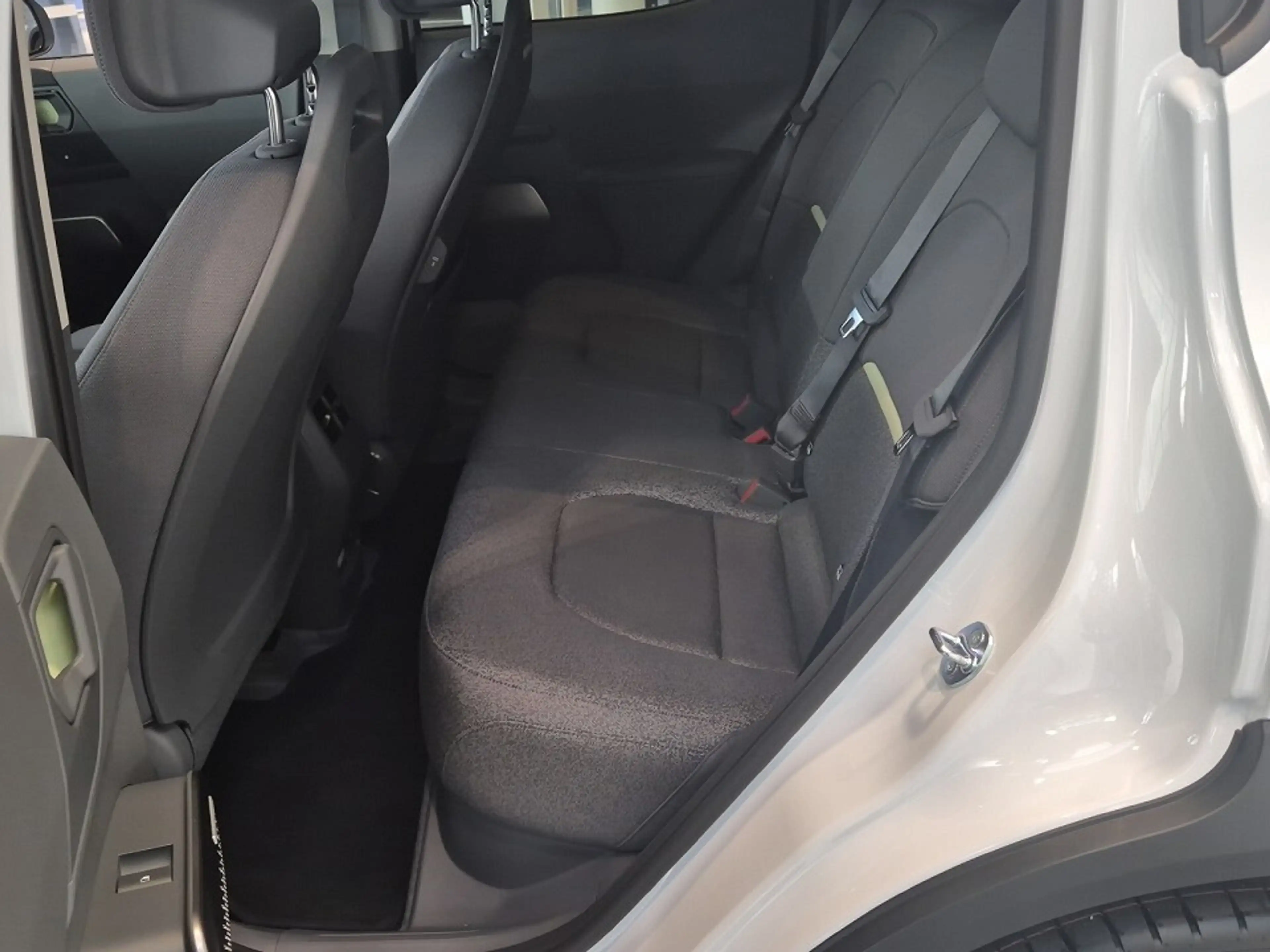 Kia EV2 /5S/EARTH/61,0KWH/AT/FWD/150/P1/P2/MY — photo 11