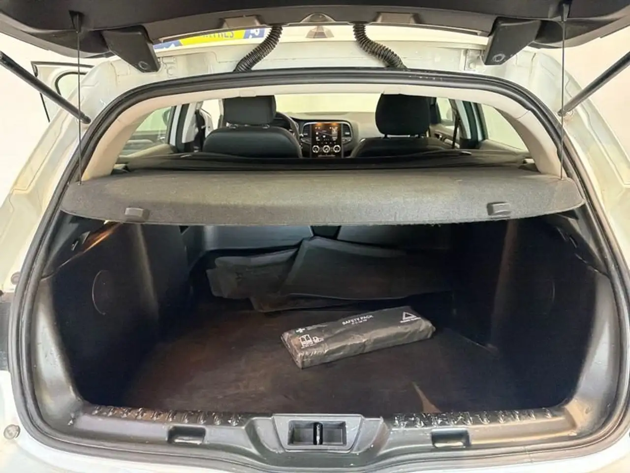 Renault Megane Berline — photo 9