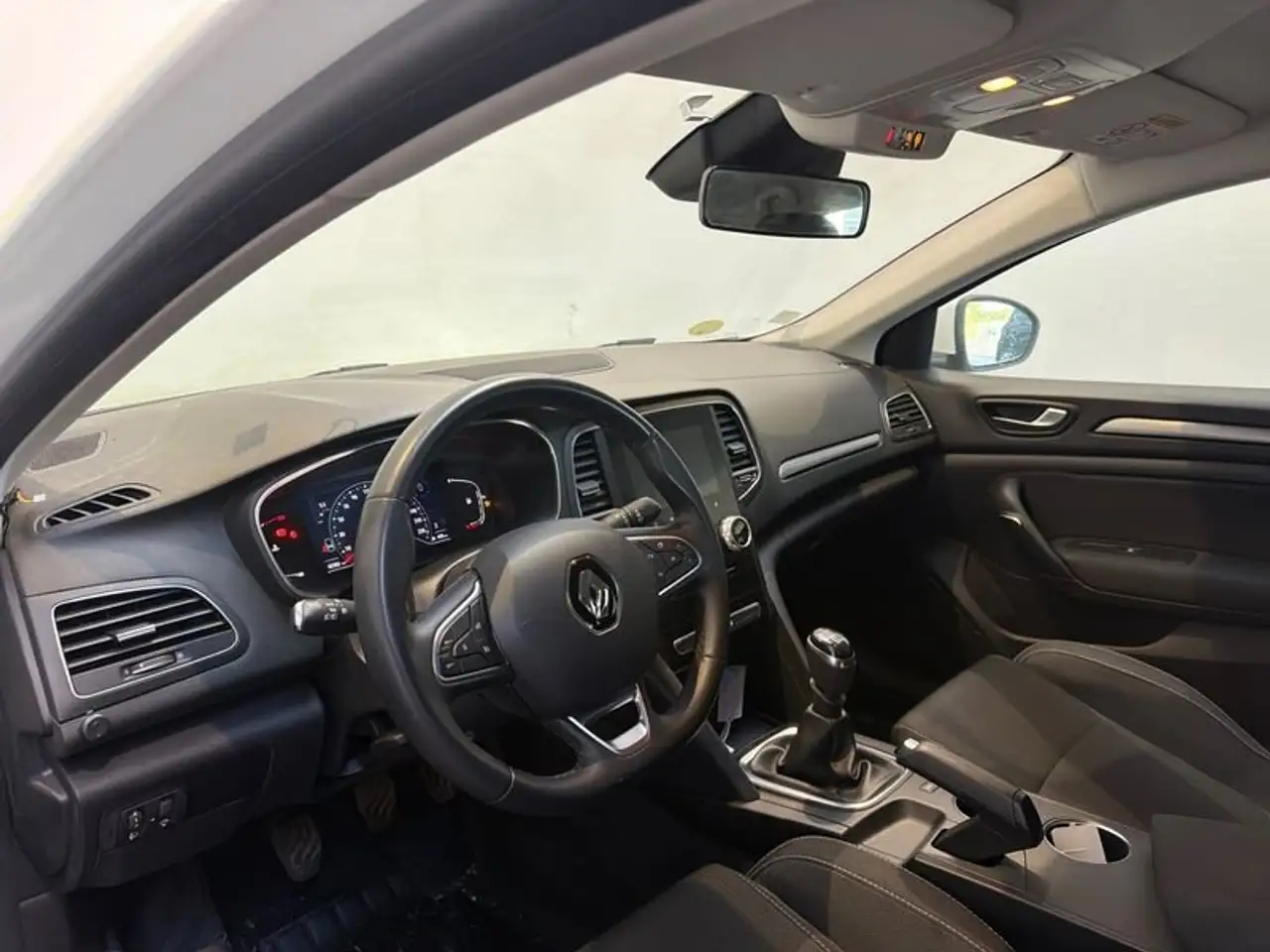 Renault Megane Berline — photo 8