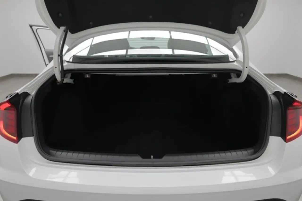 Hyundai SONATA снимка Hyundai SONATA