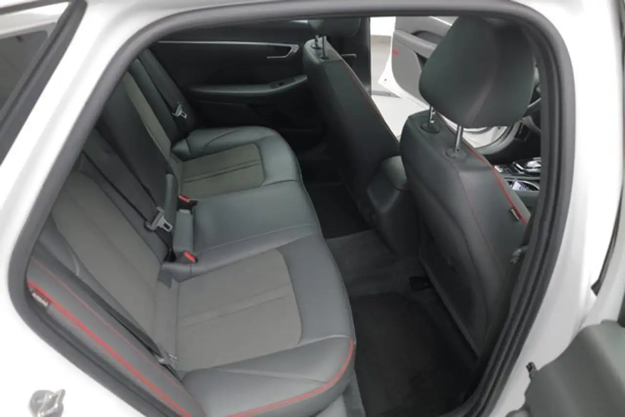 Hyundai SONATA снимка Hyundai SONATA