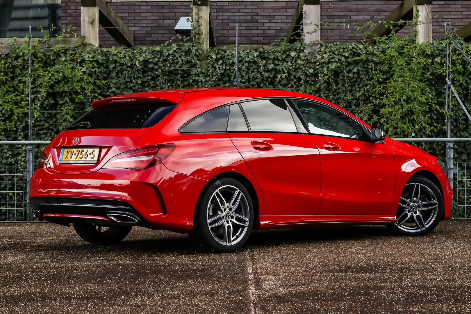 Mercedes-Benz CLA 180 CLA Shooting Brake Automaat AMG Sport Edition | LE Rood - 2