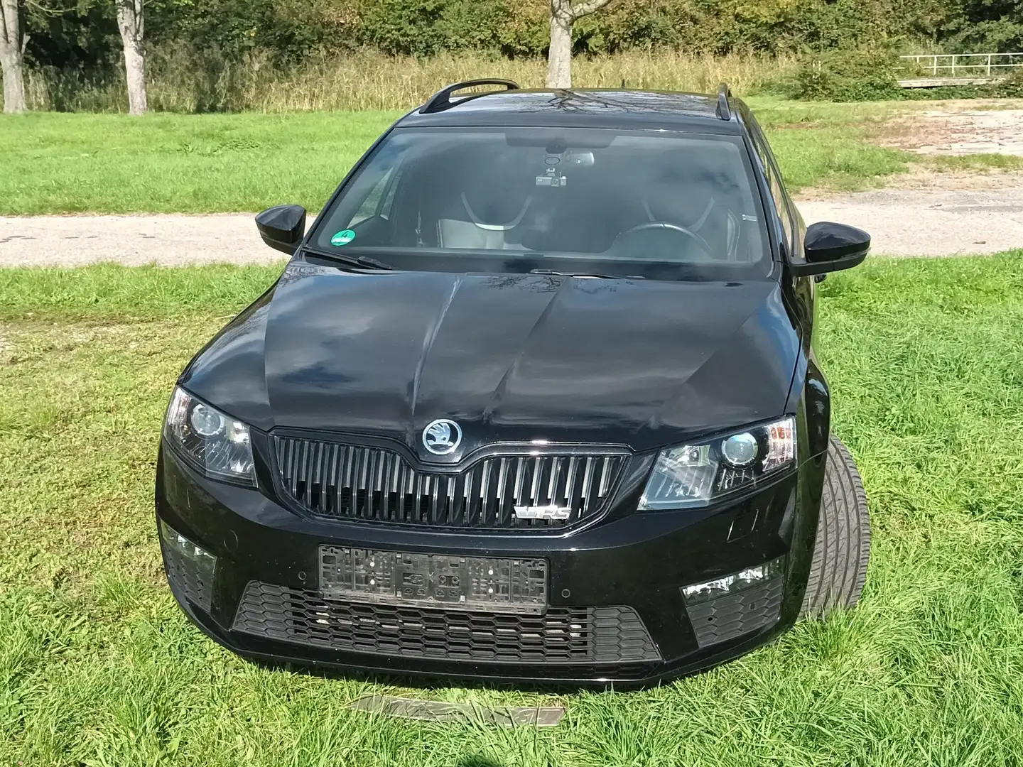 Skoda Octavia Octavia III Combi Combi 2.0 TSI DSG RS TÜV 10/27 Schwarz - 2